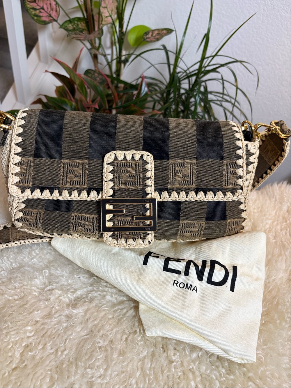 FENDI Fabric Jacquard Raffia Straw Pequin Gingham Woven Baguette Beige Black - Picture 2 of 16